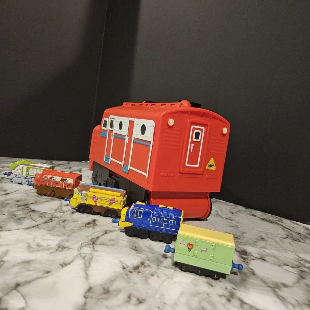 2010 Chuggington Train Carry Case Storage Carrier w/ 5‎ Diecast Trains Lot